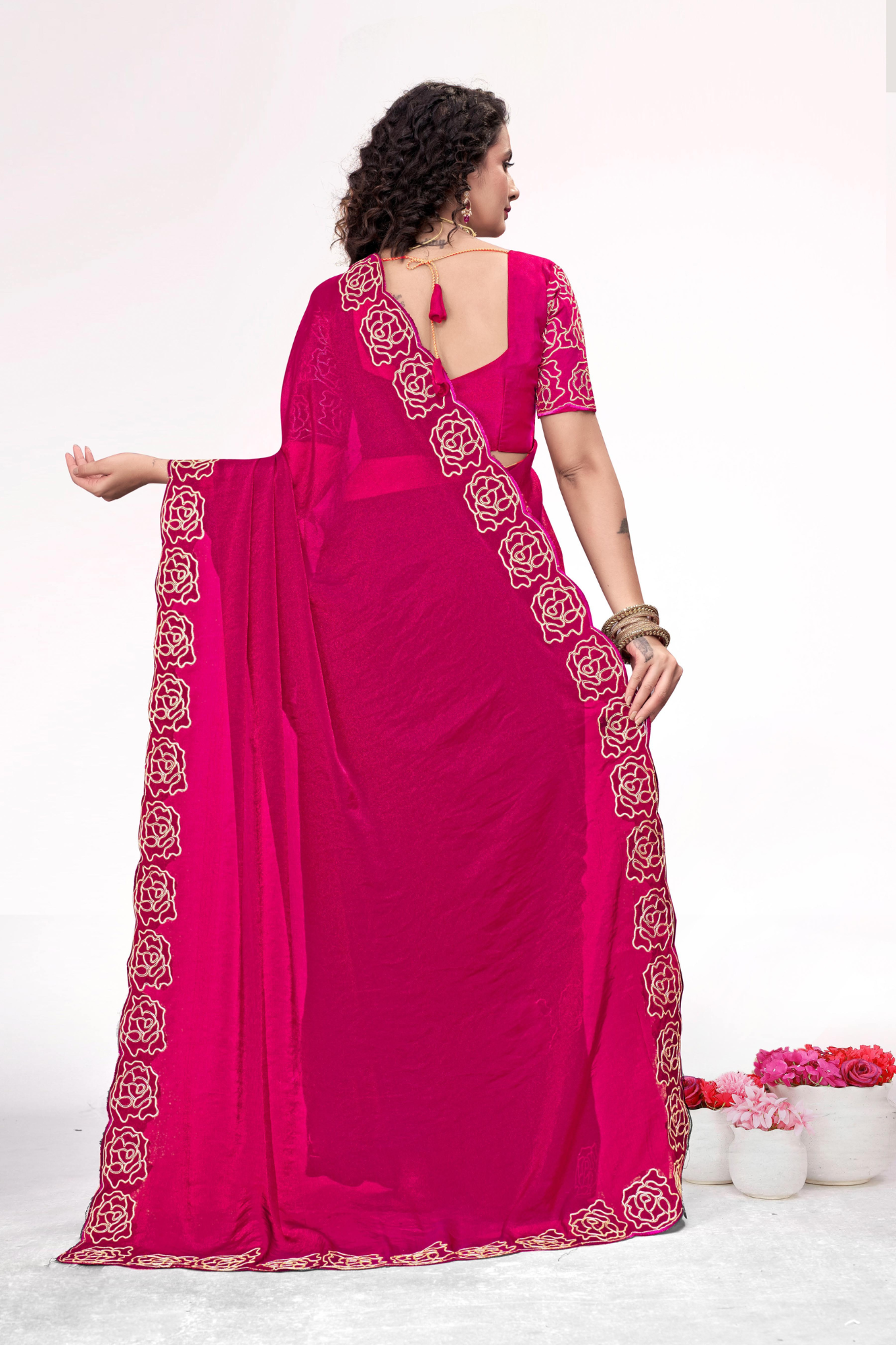 Graceful Linen Saree with Elegant Border