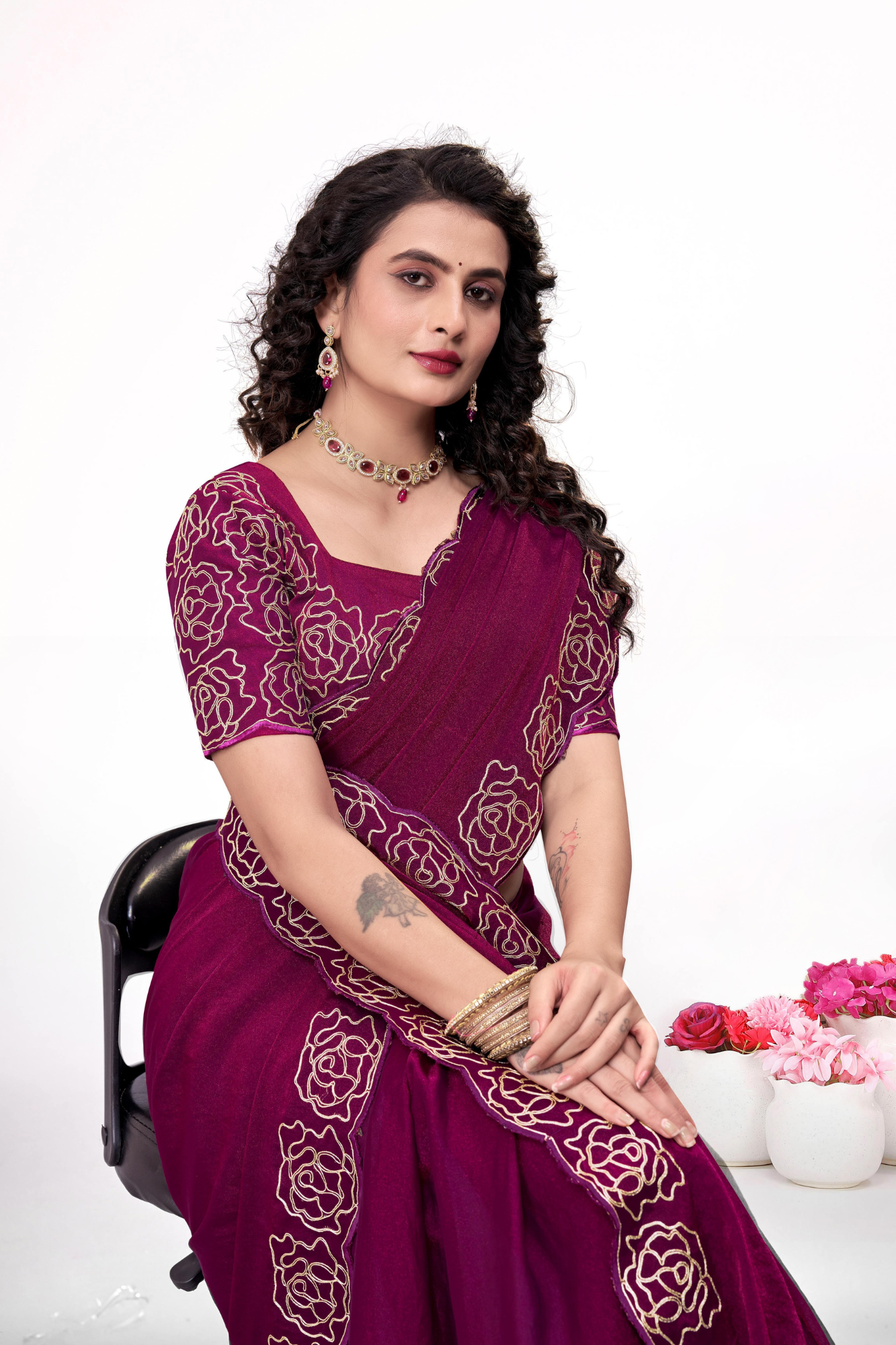 Graceful Linen Saree with Elegant Border